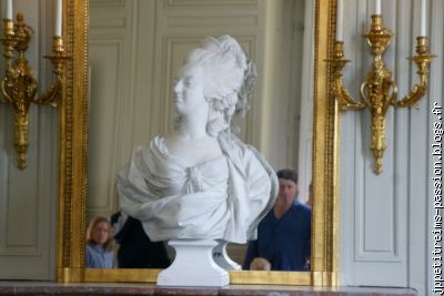 Un buste de "Marie la Toilette", comme Marianne dans nos Mairies